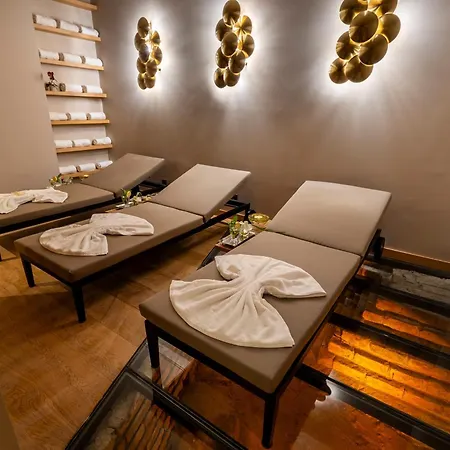 Erk Hotel *
