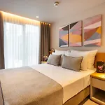 Erk Hotel *